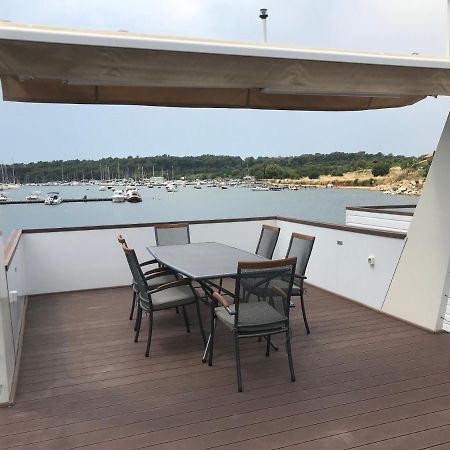 PUY Floating House Varoni מראה חיצוני תמונה