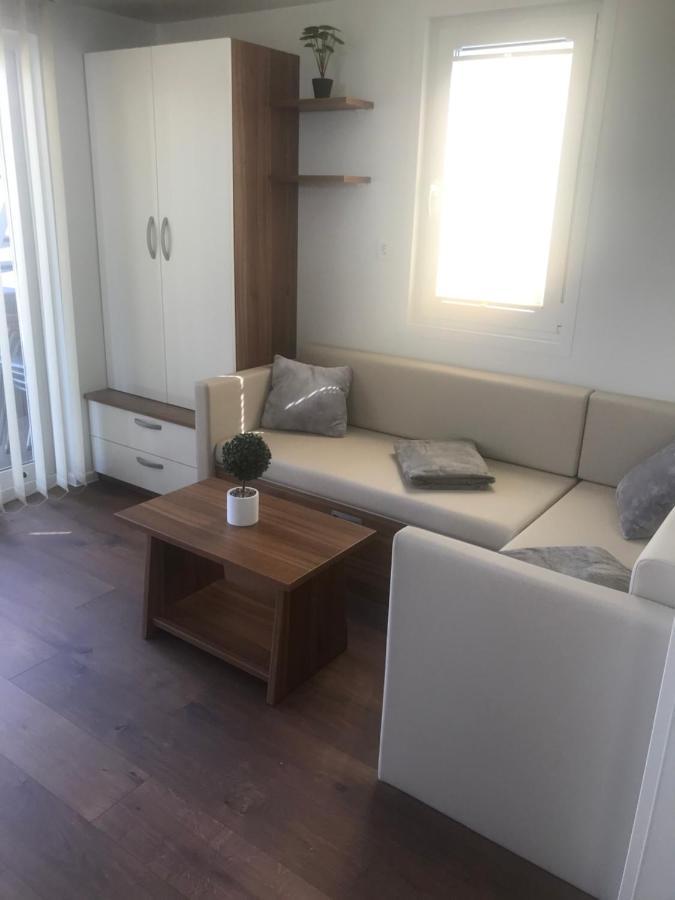 PUY Floating House Varoni מראה חיצוני תמונה