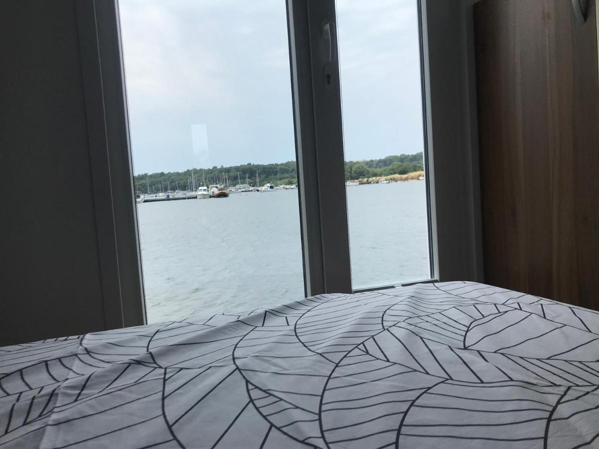 PUY Floating House Varoni מראה חיצוני תמונה